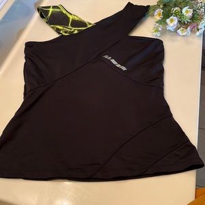 Fula sports top